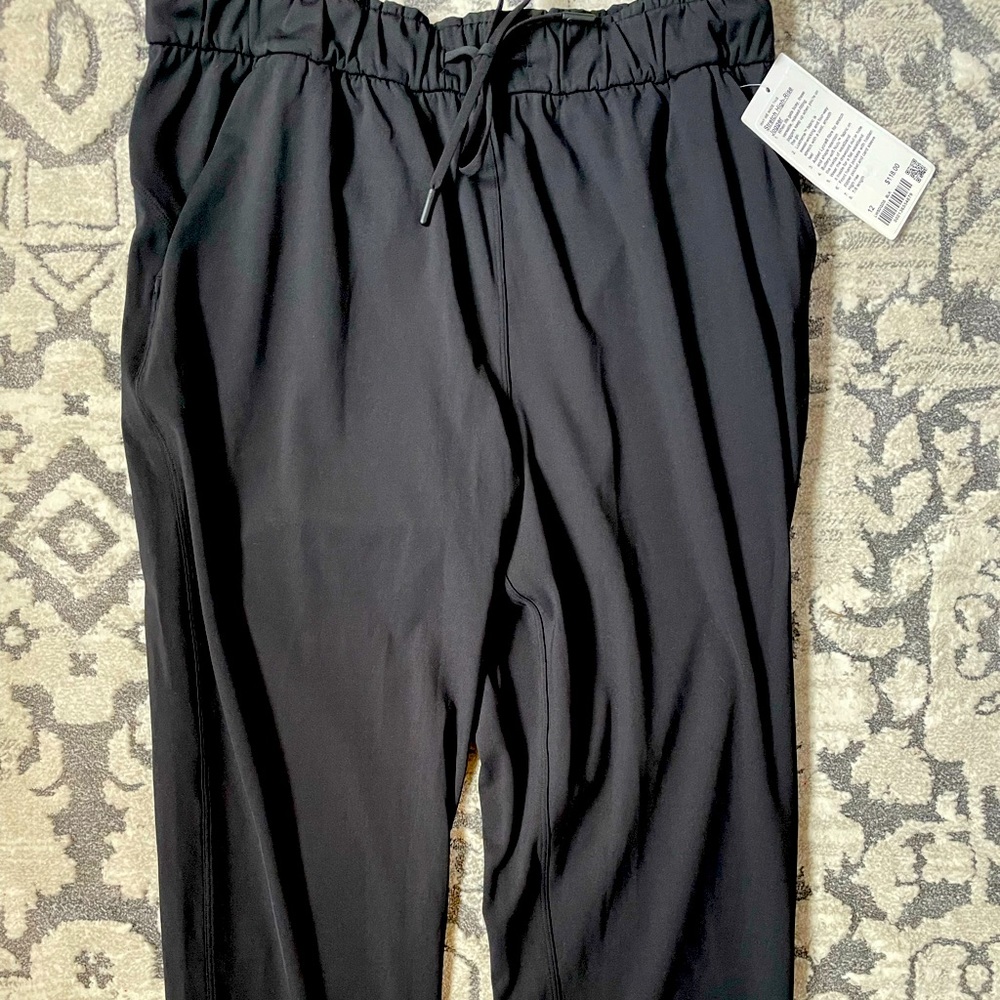 NWT Lululemon Stretch High-Rise Jogger
